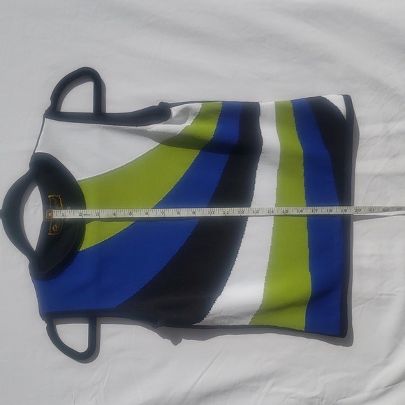 Womens multi color top. - Picture 7 of 10